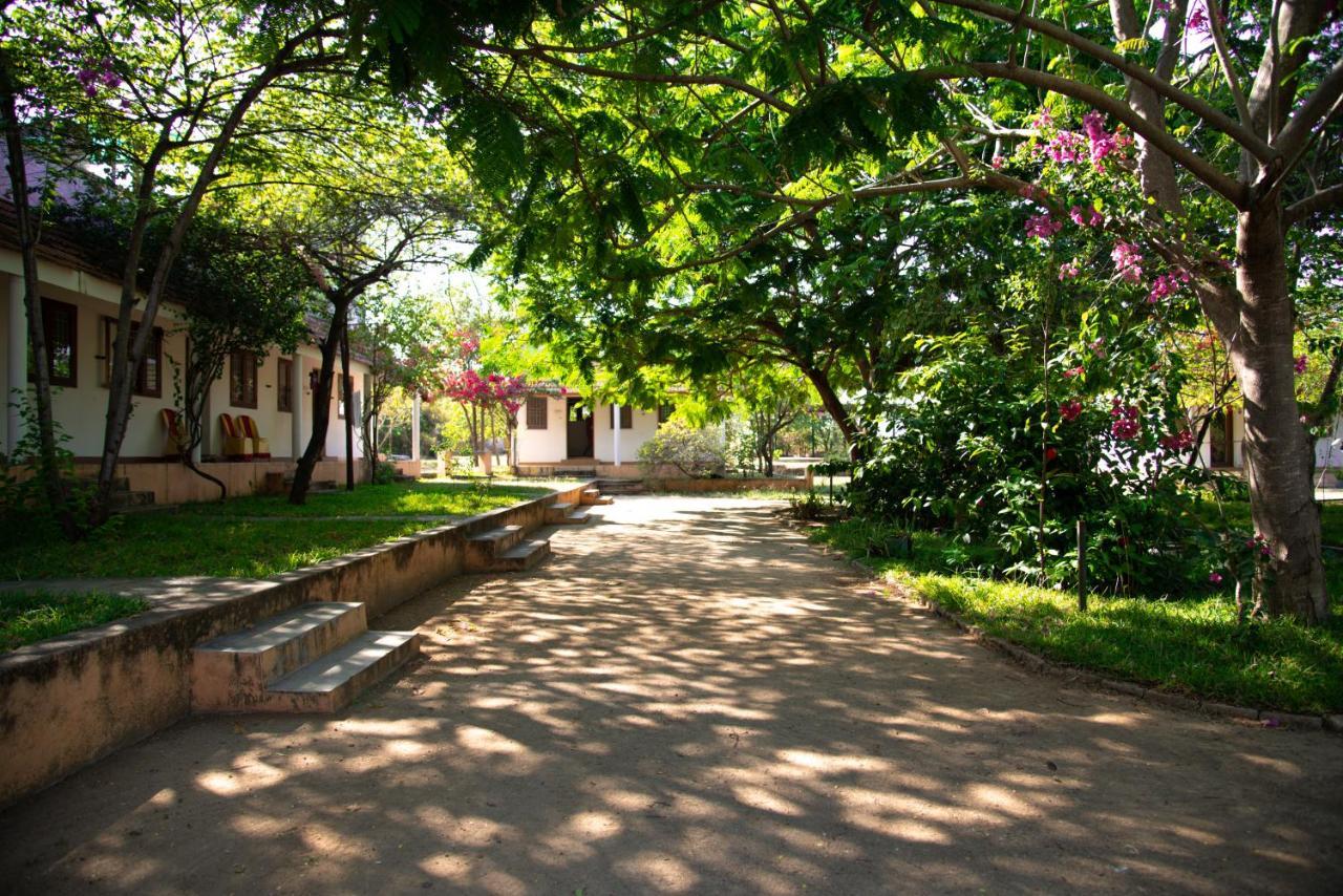 Hotel The Mountain Retreat Tiruvannāmalai Exterior foto