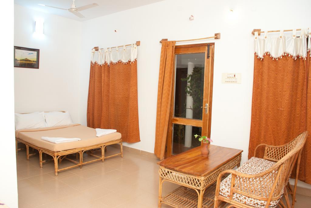 Hotel The Mountain Retreat Tiruvannāmalai Exterior foto